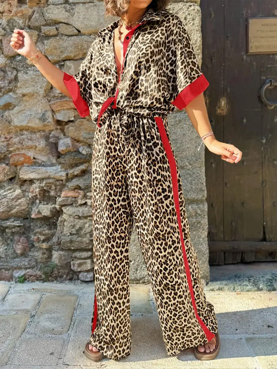 Damer Elegant och Bekväm Linne-Jumpsuit med Leopardsmönster och Kontraststreck Mirla-Eva Jonsson