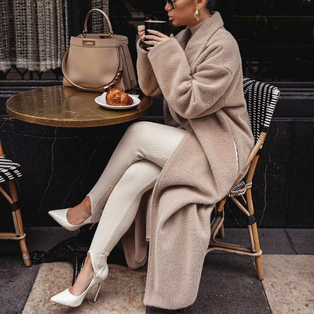 Damer Elegant och Varm Ullkappa med Modern Skärning Mirla-Eva Jonsson