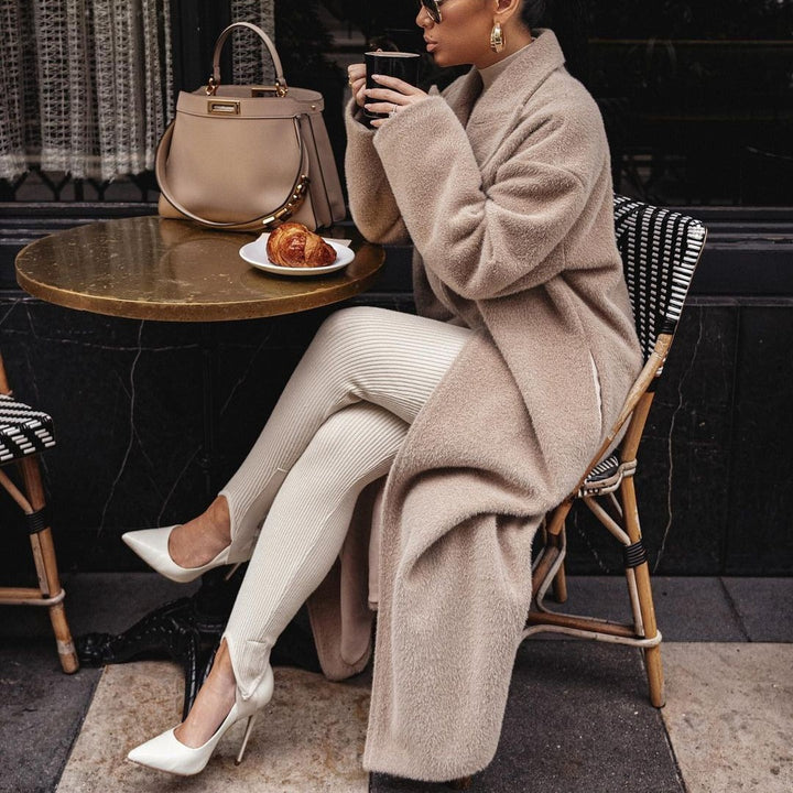 Damer Elegant och Varm Ullkappa med Modern Skärning Mirla-Eva Jonsson