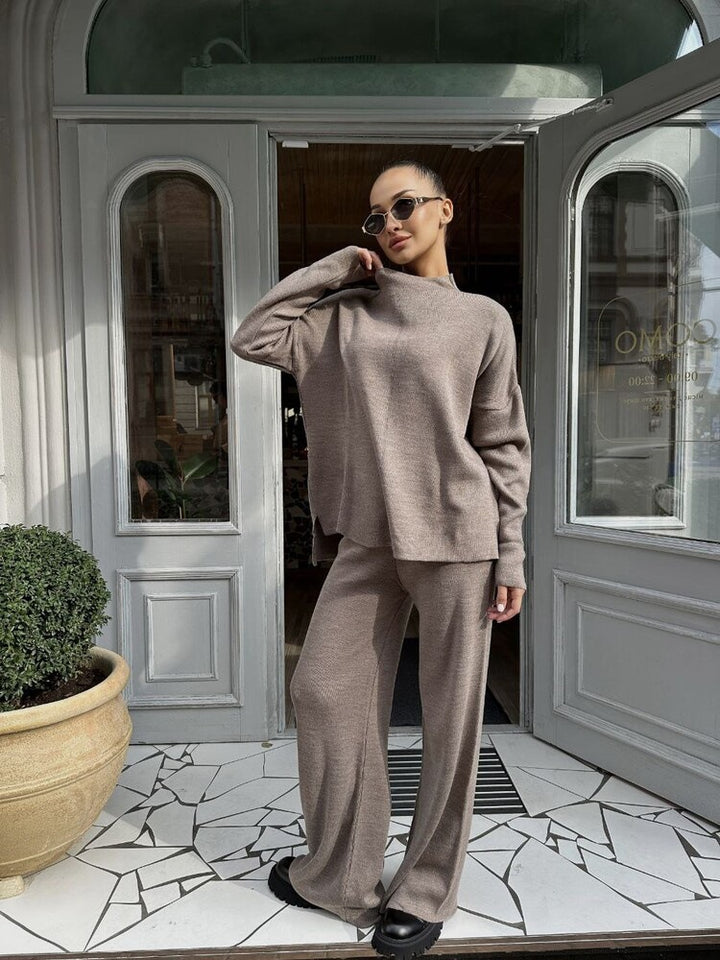 Damer Elegant och avslappnat lounge-set med vid topp och flare byxor Mirla-Eva Jonsson