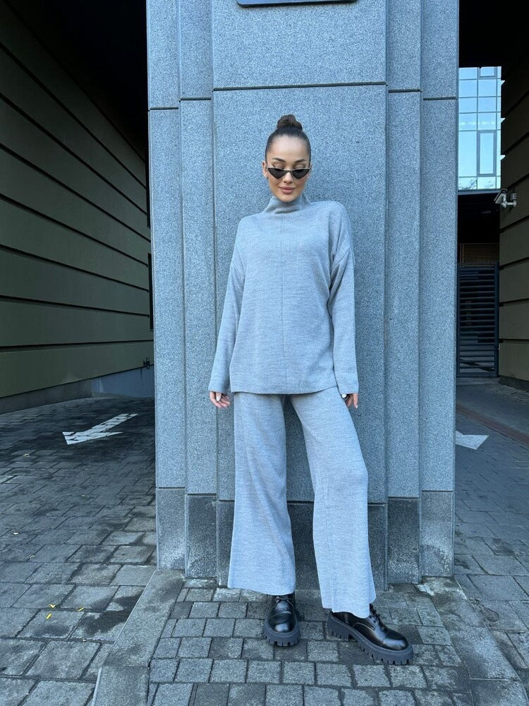 Damer Elegant och avslappnat lounge-set med vid topp och flare byxor Mirla-Eva Jonsson