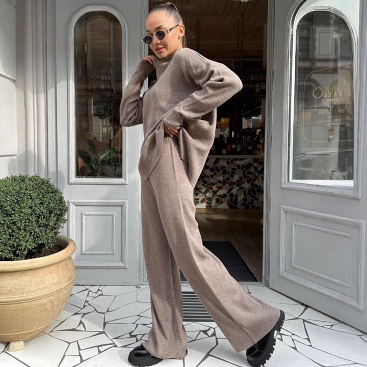 Damer Elegant och avslappnat lounge-set med vid topp och flare byxor Mirla-Eva Jonsson