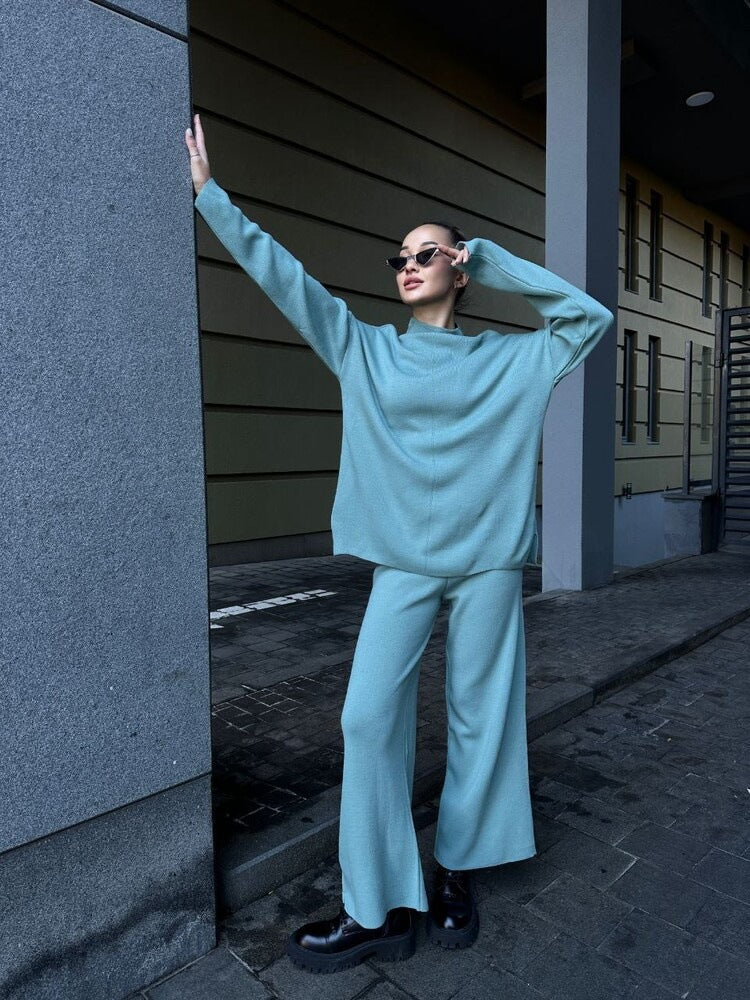 Damer Elegant och avslappnat lounge-set med vid topp och flare byxor Mirla-Eva Jonsson
