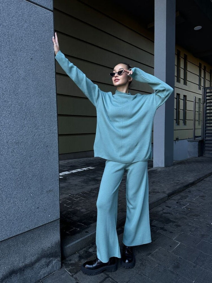 Damer Elegant och avslappnat lounge-set med vid topp och flare byxor Mirla-Eva Jonsson
