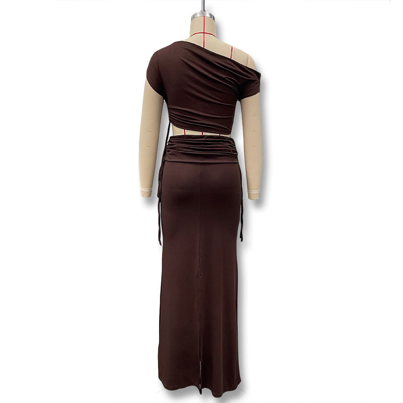 Damer Elegant och figurnära Jumpsuit-klänning med asymmetrisk design Mirla-Eva Jonsson