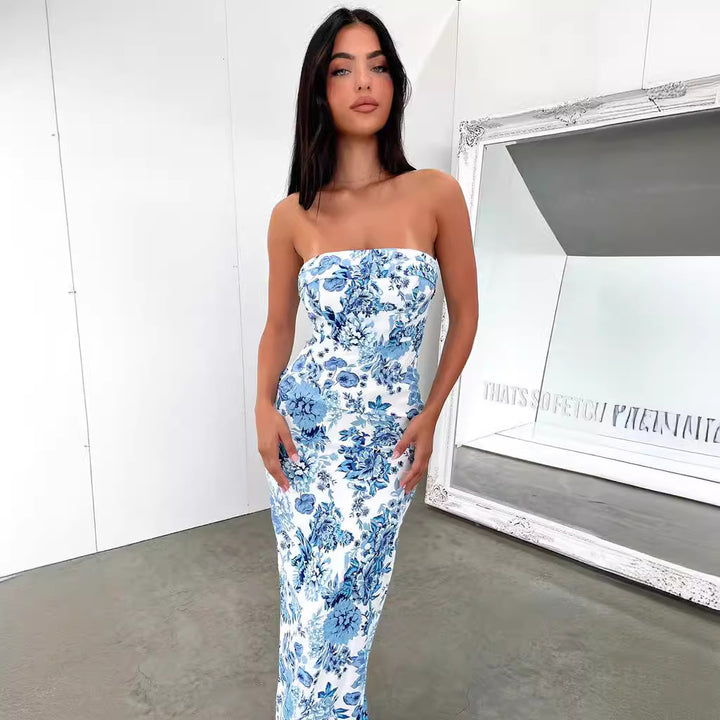 Damer Elegant och figurnära Maxiklänning med blommönster Mirla-Eva Jonsson
