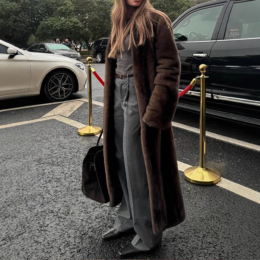 Damer Elegant och fluffig Lång kappa i konstpäls Mirla-Eva Jonsson