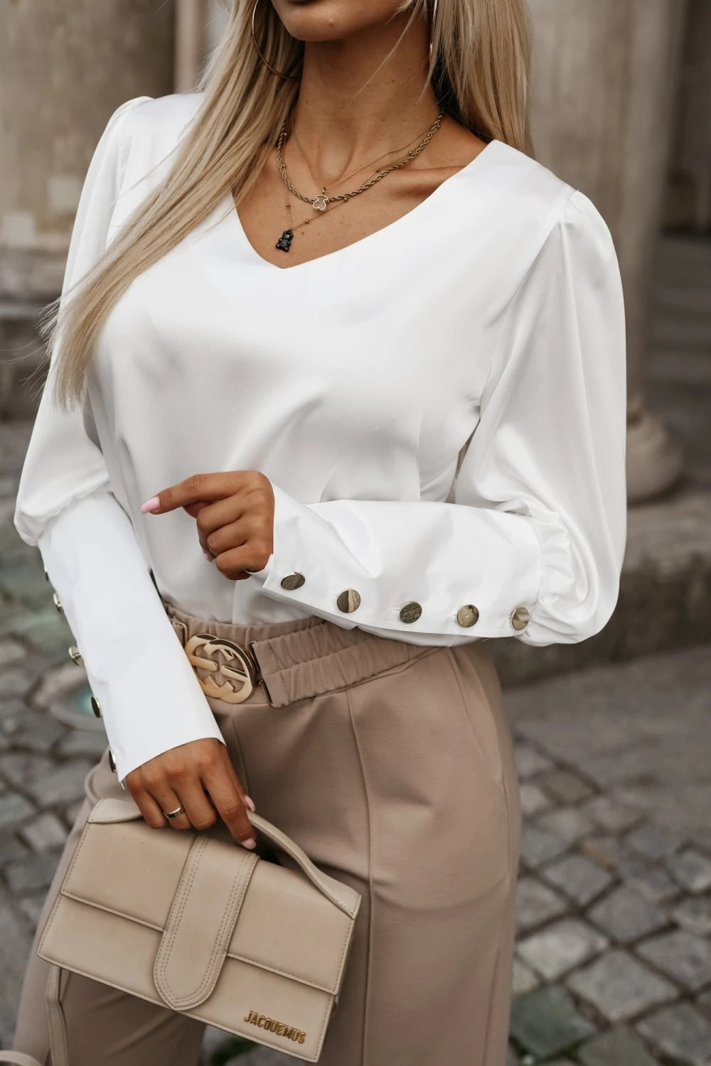 Damer Elegant och mångsidig blus med skimrande knapppdetaljer Mirla-Eva Jonsson