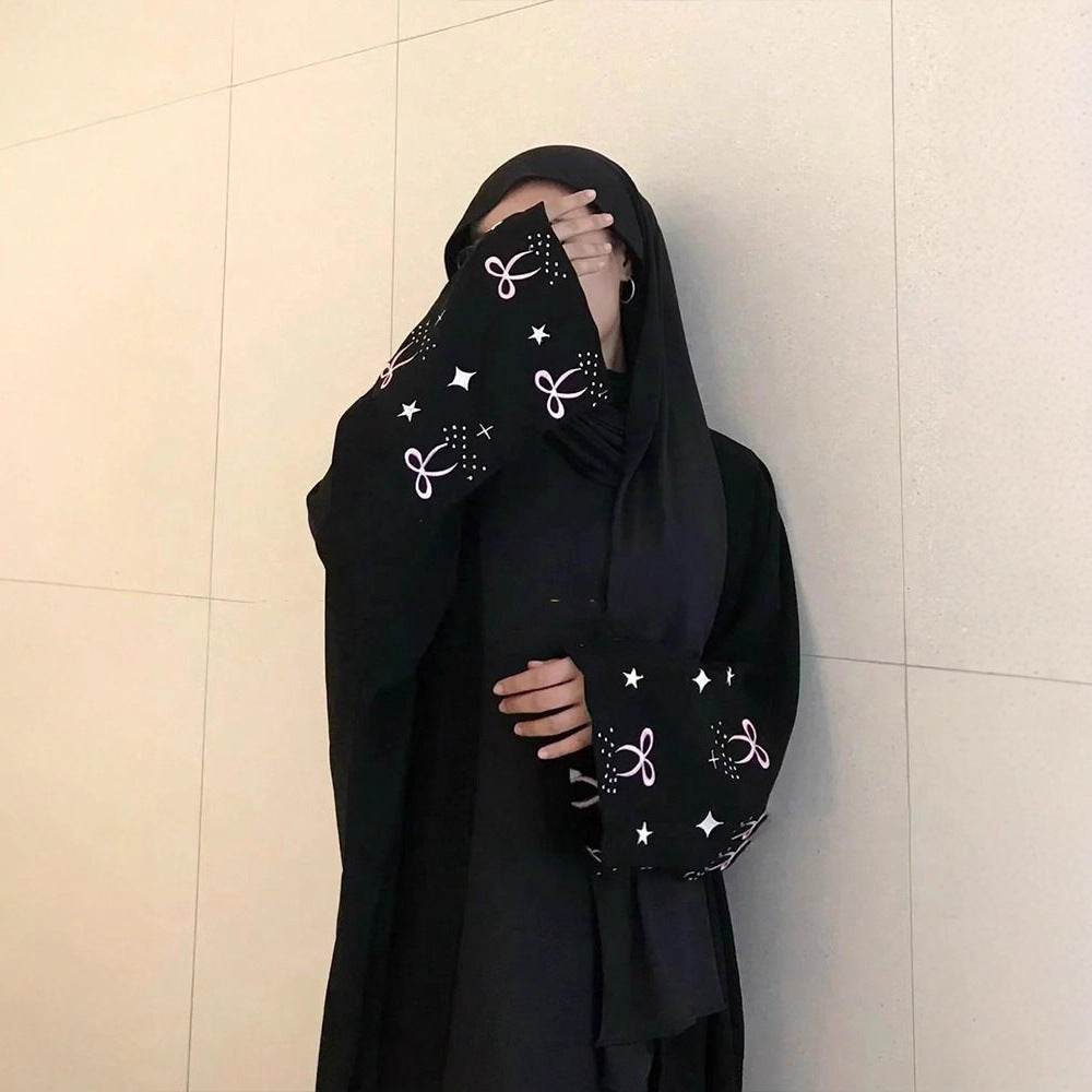 Damer Elegant och modern Kimono med konstfulla ärmdekorationer Mirla-Eva Jonsson