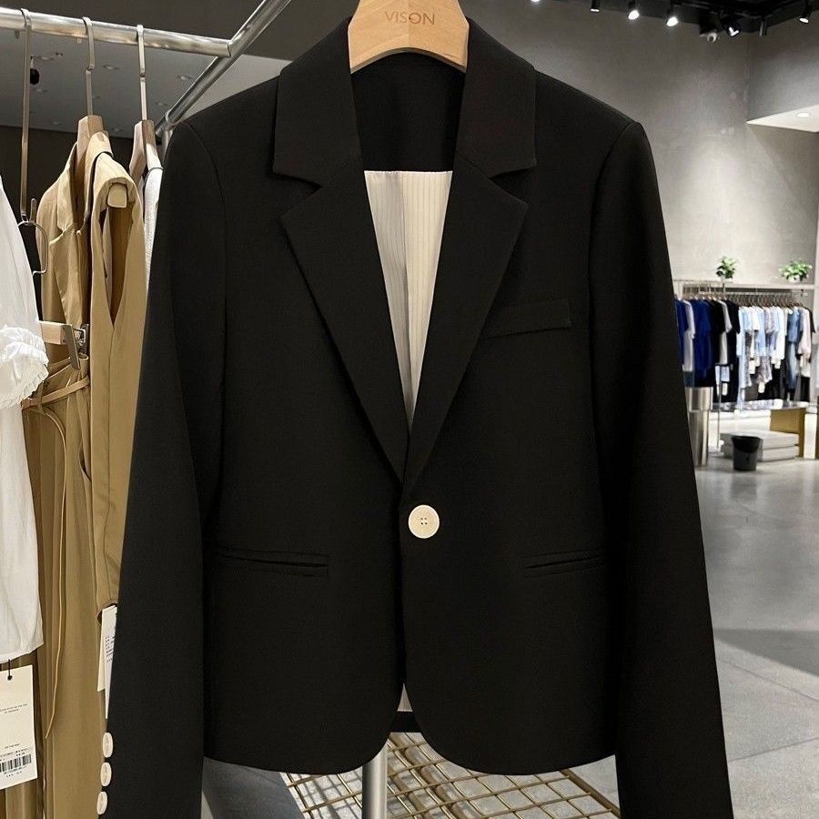 Damer Elegant och skräddarsydd kavaj med smala slag Mirla-Eva Jonsson
