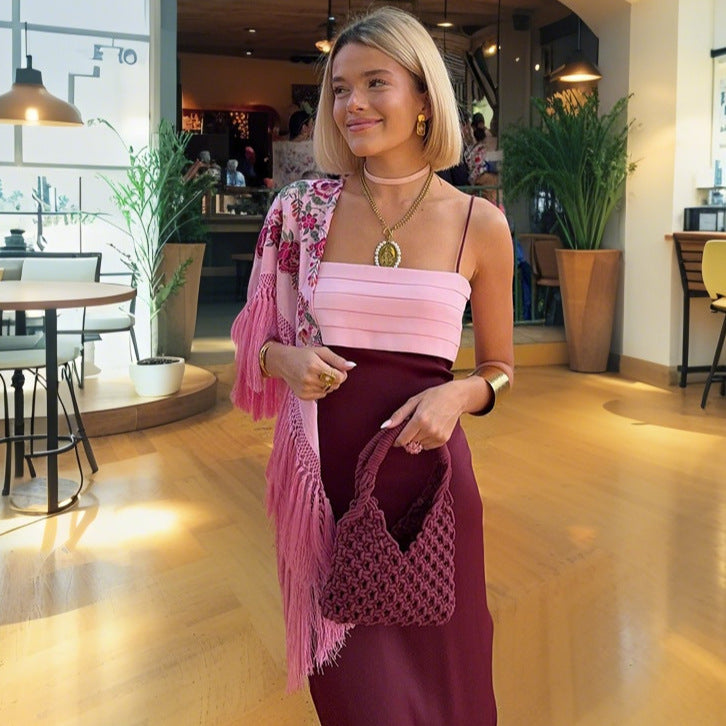Damer Elegant, off-shoulder aftonklänning med rynkor och benslits Mirla-Eva Jonsson