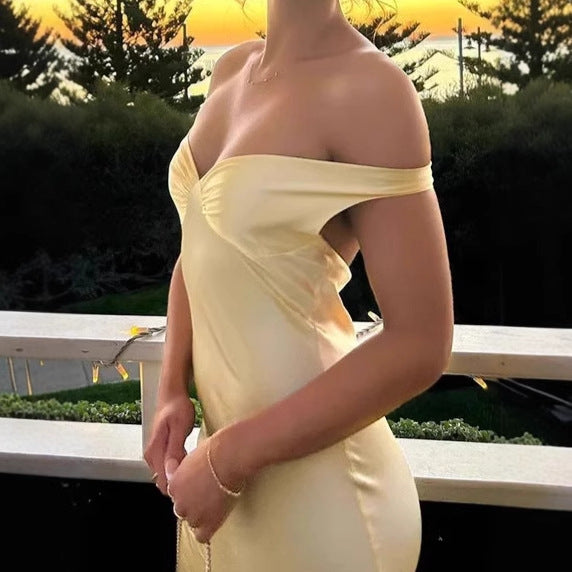 Damer Elegant off-shoulder maxiklänning med figursmickrande snitt Mirla-Eva Jonsson
