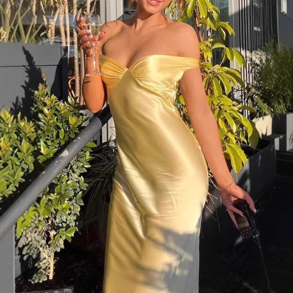Damer Elegant off-shoulder maxiklänning med figursmickrande snitt Mirla-Eva Jonsson