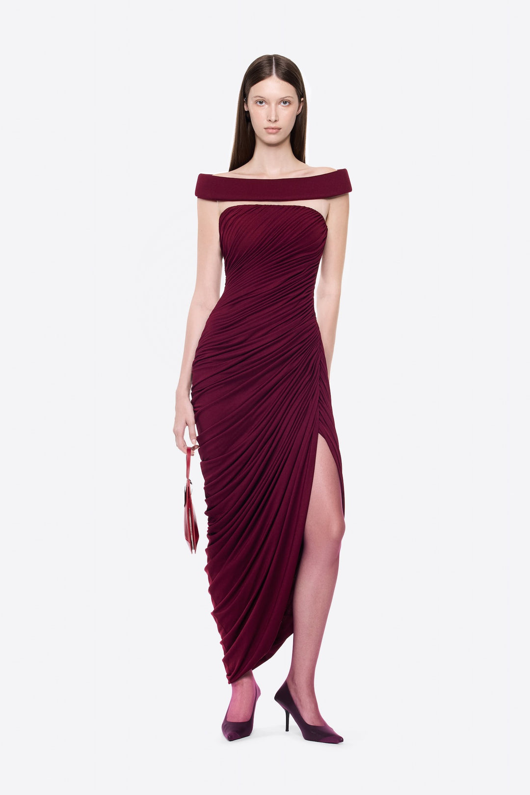 Damer Elegant, off-shoulder maxiklänning med smarta draperingar och hög split Mirla-Eva Jonsson