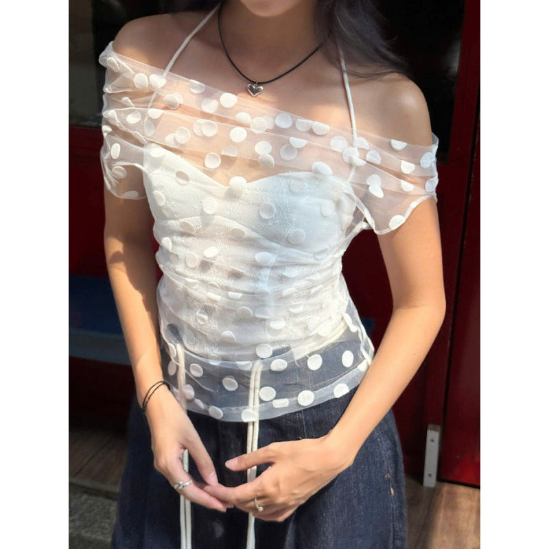 Damer Elegant off-shoulder topp med prickar och rynkning Mirla-Eva Jonsson