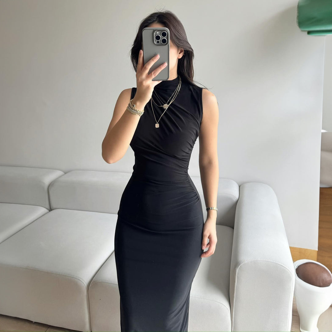 Damer Elegant omlottklänning med figursydd passform och hög slits Mirla-Eva Jonsson