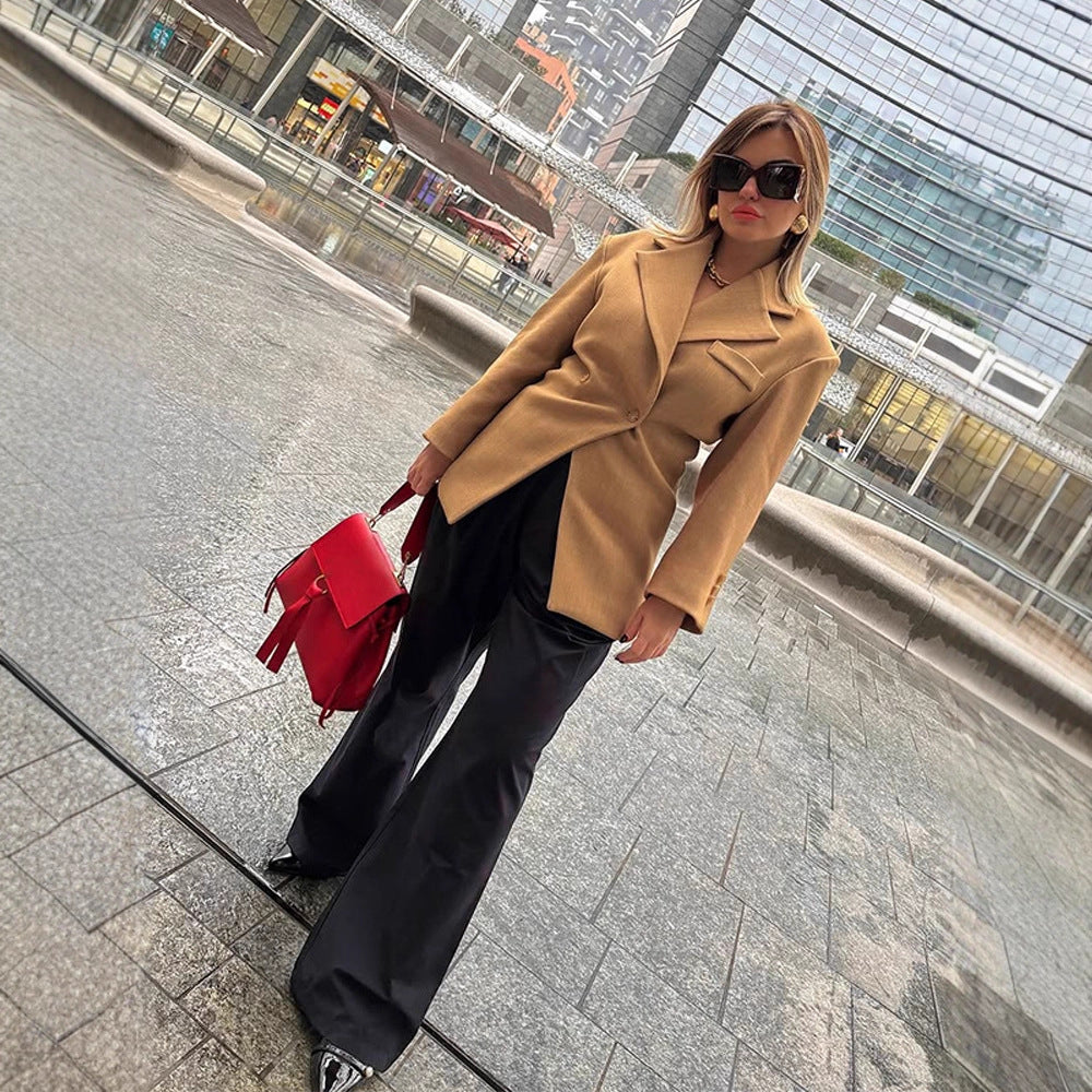 Damer Elegant oversized Blazerjacka med knappdetaljer och modern silhuett Mirla-Eva Jonsson