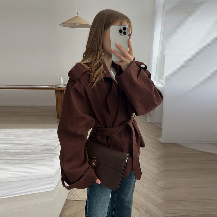 Damer Elegant oversized trenchjacka med bälte och strukturerade ärmar Mirla-Eva Jonsson