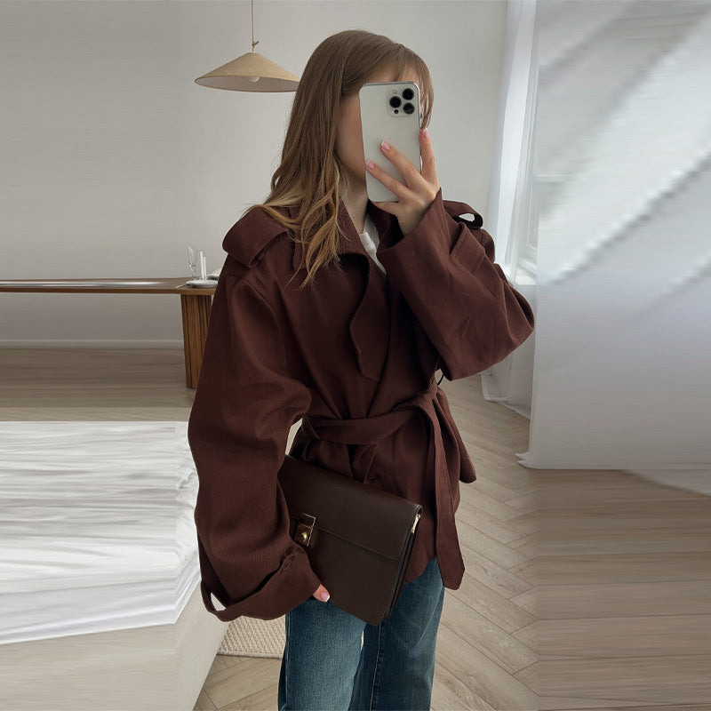 Damer Elegant oversized trenchjacka med bälte och strukturerade ärmar Mirla-Eva Jonsson