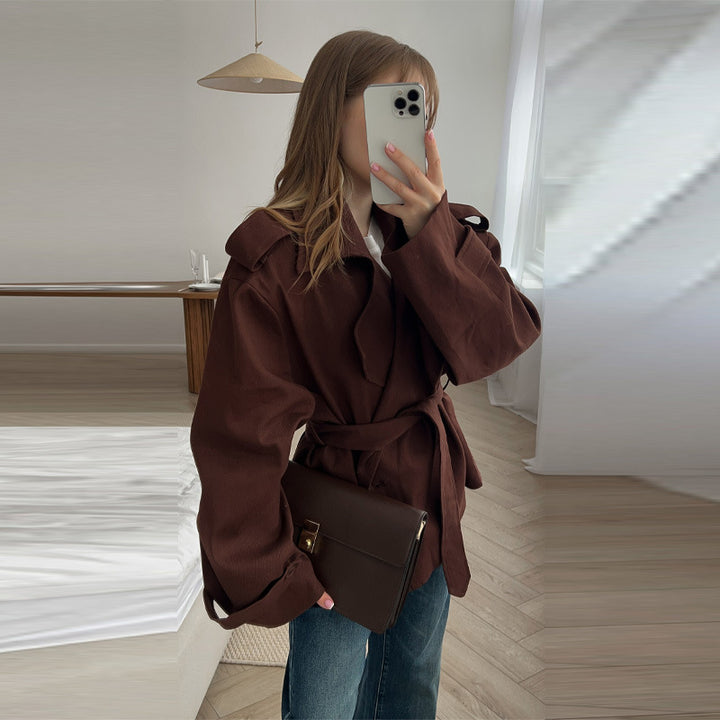 Damer Elegant oversized trenchjacka med bälte och strukturerade ärmar Mirla-Eva Jonsson