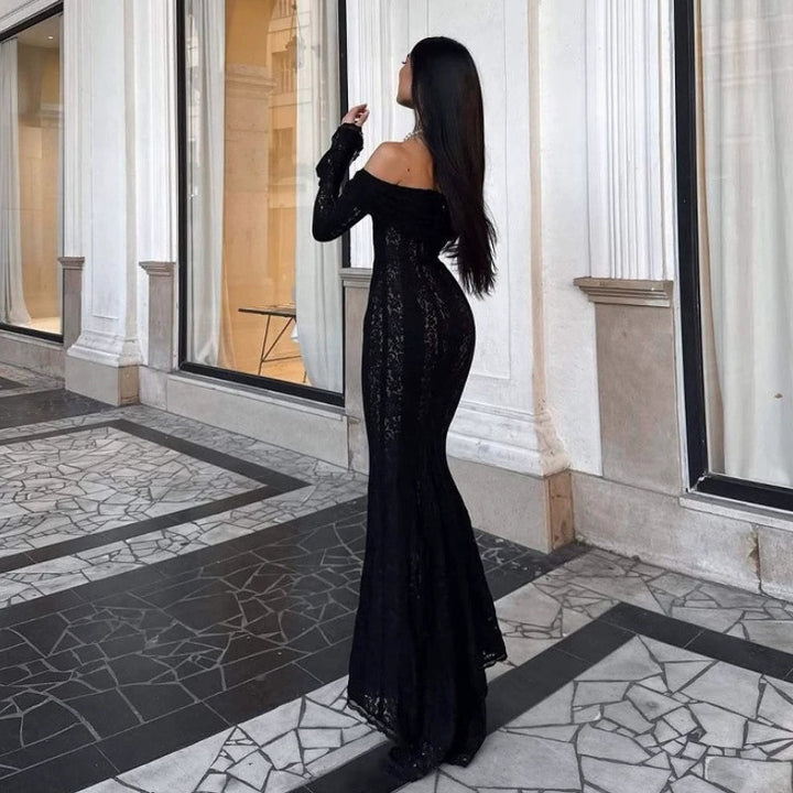 Damer Elegant spetsklänning i figurformad design med off-shoulder design Mirla-Eva Jonsson
