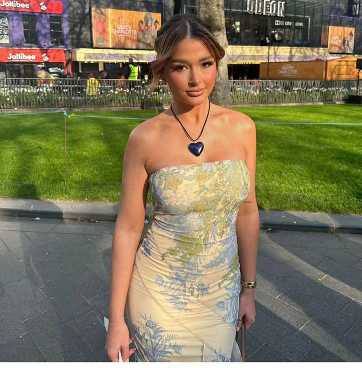 Damer Elegant strapless aftenkjole med blomstermønster og figursyet silhuet Eva Jonsson-Eva Jonsson