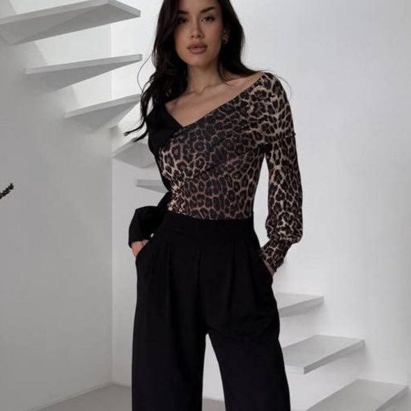Damer Elegant topp med asymmetrisk leopardtryck och snygg krage Eva Jonsson-Eva Jonsson