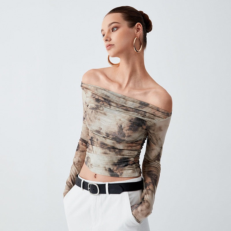 Damer Elegant topp med off-shoulder passform och draperat design Mirla-Eva Jonsson