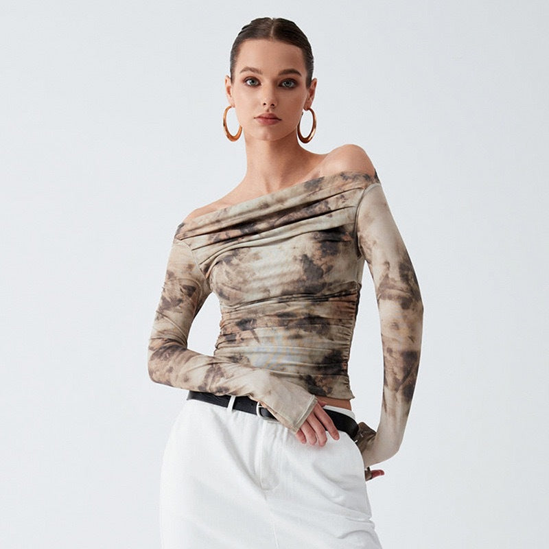 Damer Elegant topp med off-shoulder passform och draperat design Mirla-Eva Jonsson