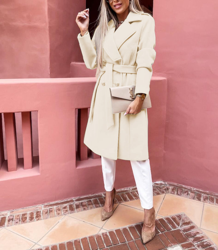 Damer Elegant trenchcoat med figursydd passform och praktiska fickor Mirla-Eva Jonsson