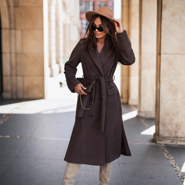 Damer Elegant trenchcoat med knytbälte och figursydd skärning Mirla-Eva Jonsson