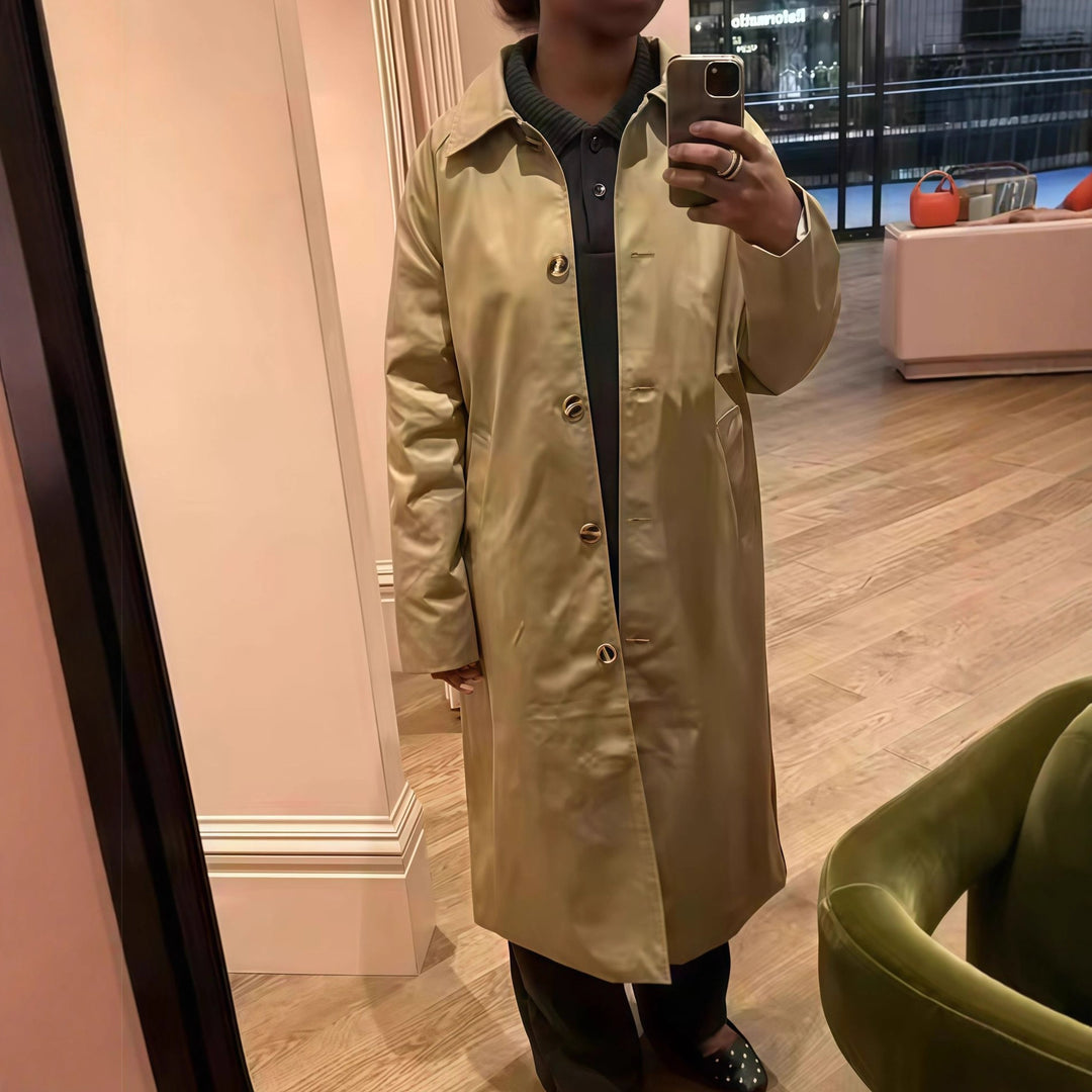 Damer Elegant trenchcoat med rutigt foder och vid passform Mirla-Eva Jonsson