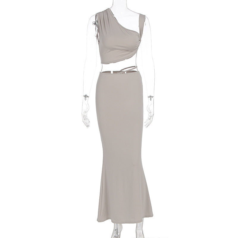 Damer Elegant wrap klänning med asymmetrisk skärning och figurnära design Mirla-Eva Jonsson