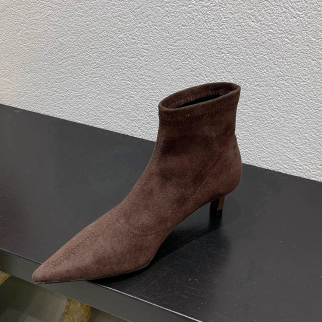 Damer Eleganta Ankelstövlar i mjukt Nubuck med stiligt Stiletto Mirla-Eva Jonsson