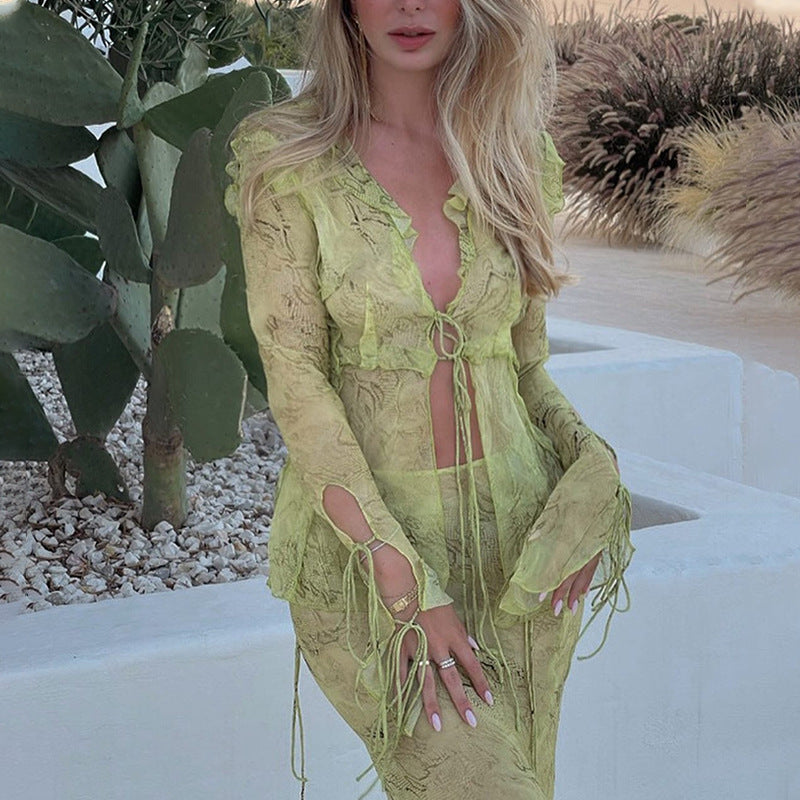 Damer Eleganta Cut-Out Maxiklänning med flödande tyg och raffinerade volangdetaljer Mirla-Eva Jonsson