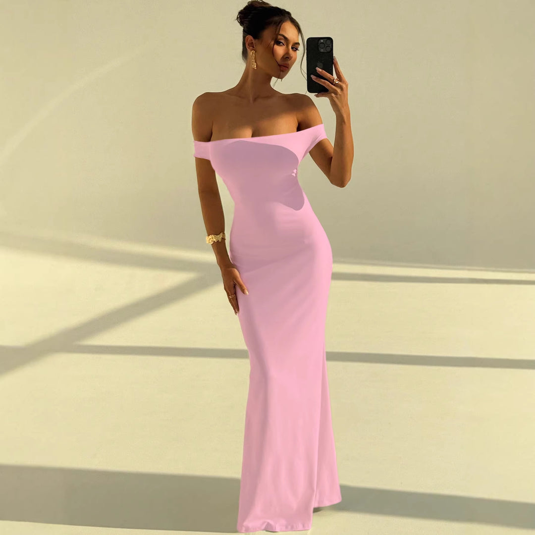 Damer Eleganta Off-Shoulder Maxiklänning med figurnära skärning Mirla-Eva Jonsson