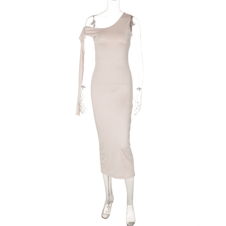 Damer Eleganta One-Shoulder-Klänning med figurformande silhuett och långa ärmar Mirla-Eva Jonsson
