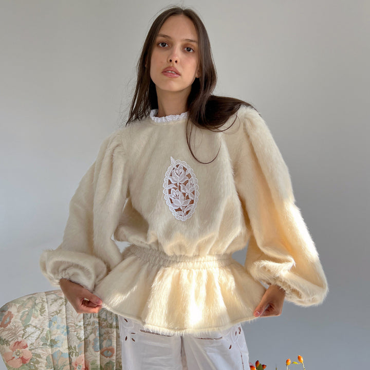 Damer Eleganta och avslappnade tröjor med spets Mirla-Eva Jonsson
