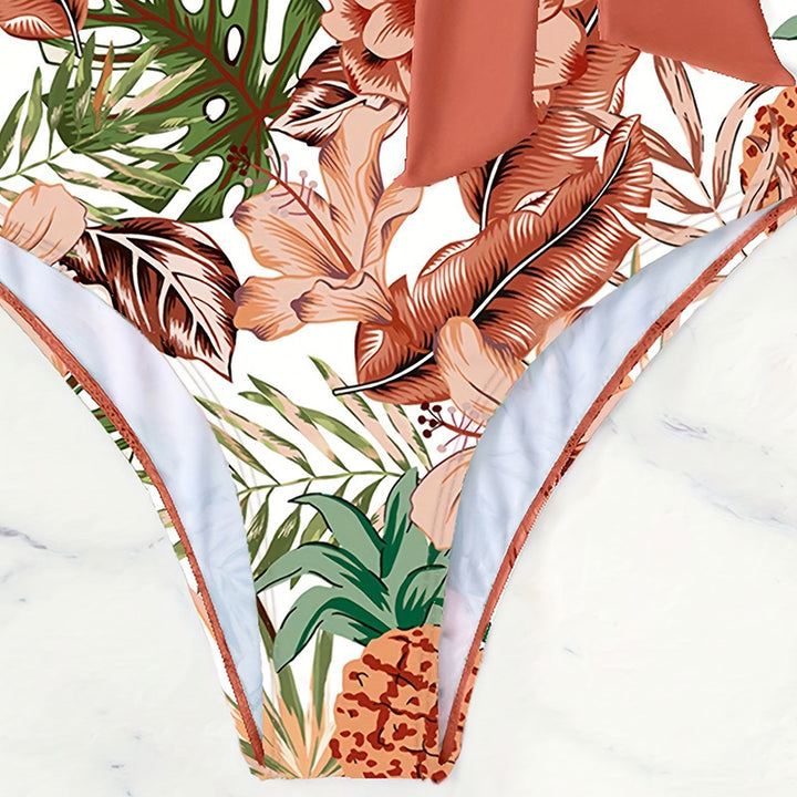 Damer En-delad baddräkt med blommig omslagdesign Mirla-Eva Jonsson