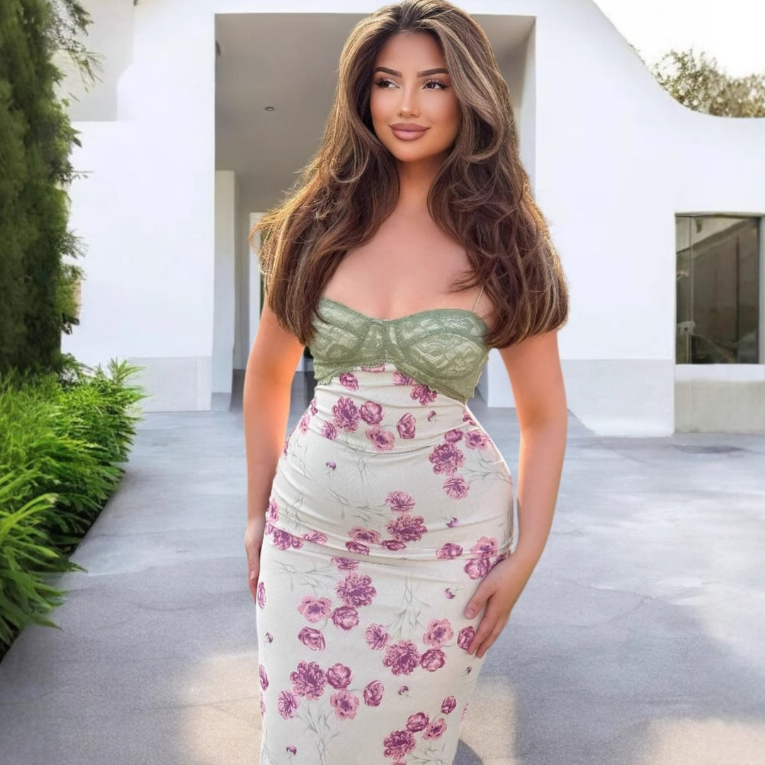 Damer Etuiklänning med blommig design och transparenta spetsdetaljer Mirla-Eva Jonsson