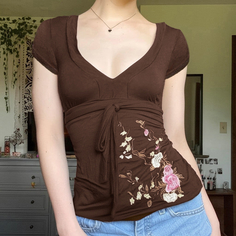 Damer Etuikleid mit Blumenstickdesign und Wickeleffekt Mirla-Eva Jonsson