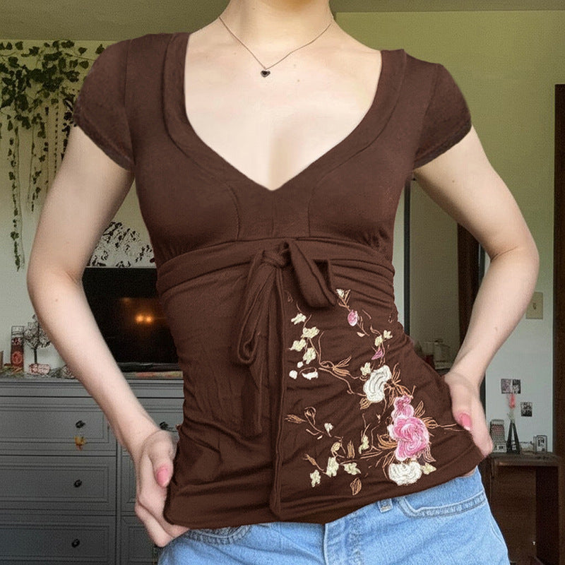 Damer Etuikleid mit Blumenstickdesign und Wickeleffekt Mirla-Eva Jonsson