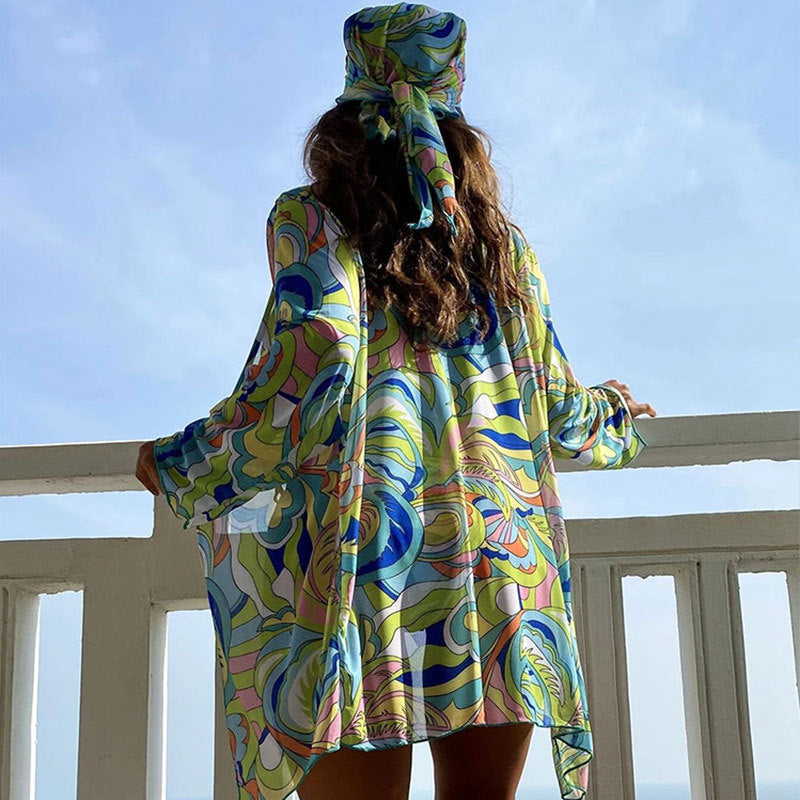 Damer Färgglad mönstrad bikini med lång cover-up Mirla-Eva Jonsson