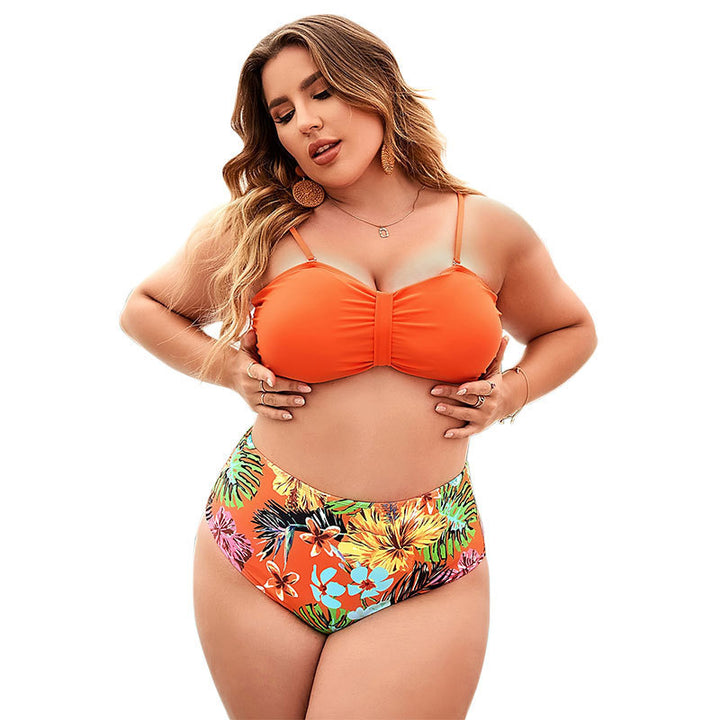Damer Färgglad mönstrad högskuren bikini med formad topp och justerbara band Mirla-Eva Jonsson