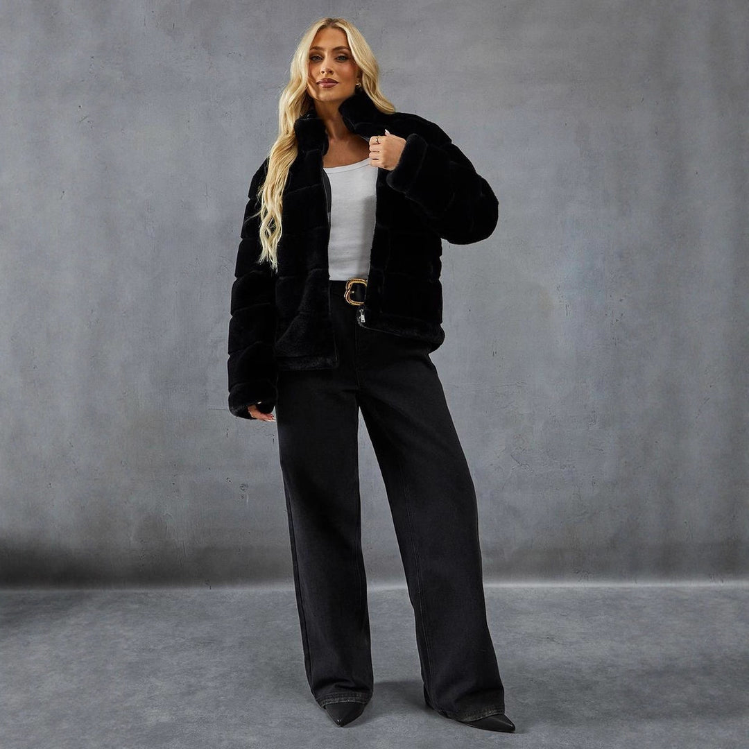 Damer Fashionabel Kortjacka med voluminös Teddypäls Mirla-Eva Jonsson