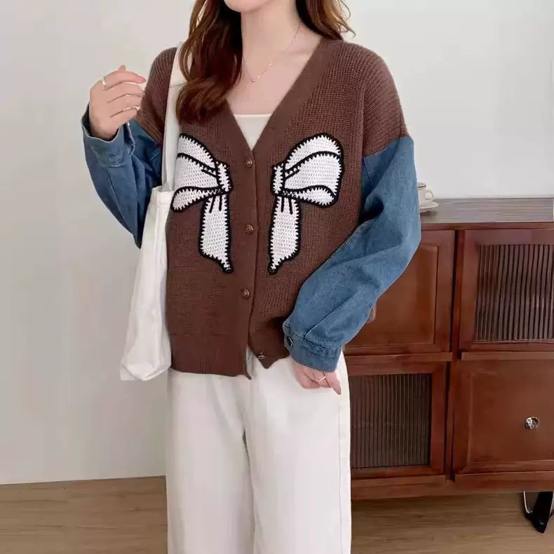 Damer Fashionable Cardigan med Dekorativ Bågbroderi Mirla-Eva Jonsson
