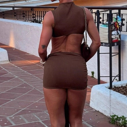 Damer Figurbetonad Miniklänning med asymmetrisk Cut-Out och flödande tyg Mirla-Eva Jonsson