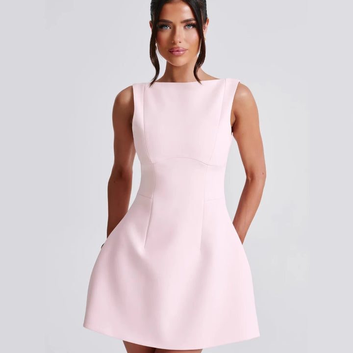 Damer Figurnära sommarklänning med chic båtringning och utsvängd nederkant Eva Jonsson-Eva Jonsson