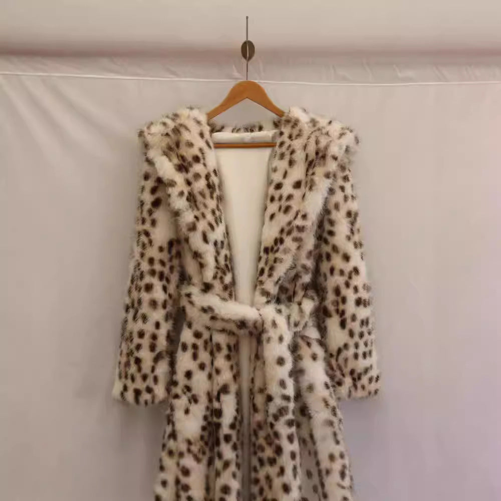 Damer Fleece Badrock med huva och leopardmönster Mirla-Eva Jonsson