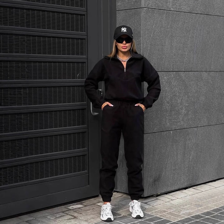 Damer Fleece Loungewear Set med Dragkedja och Elastiska Muddar Mirla-Eva Jonsson